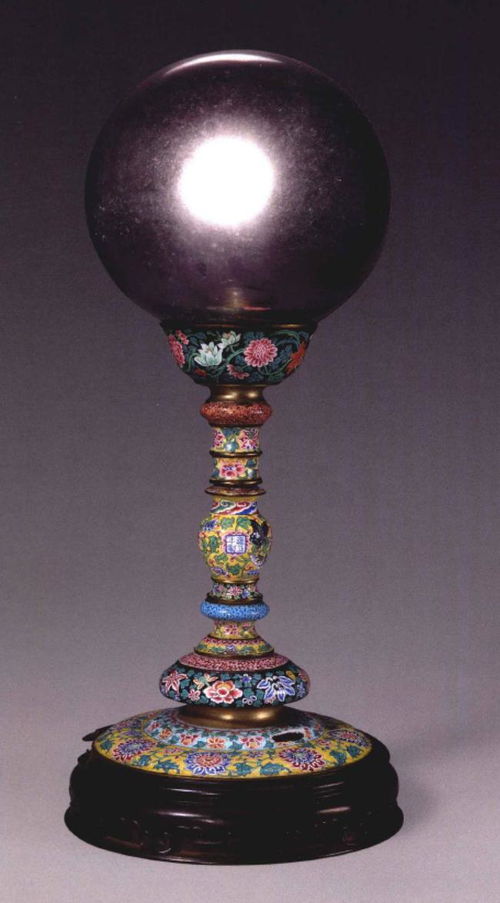 雍正雅韵，光影华章 故宫珍藏珐琅器与工艺彩灯之美